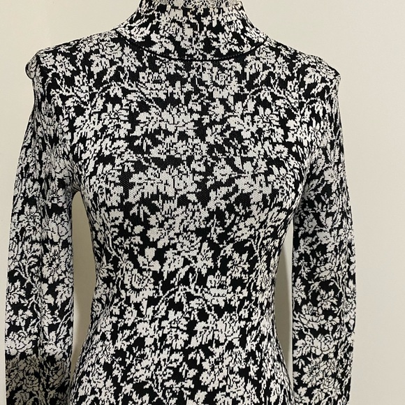 MICHAEL KORS Floral Bell Sleeve Knit Dress - Picture 5 of 6